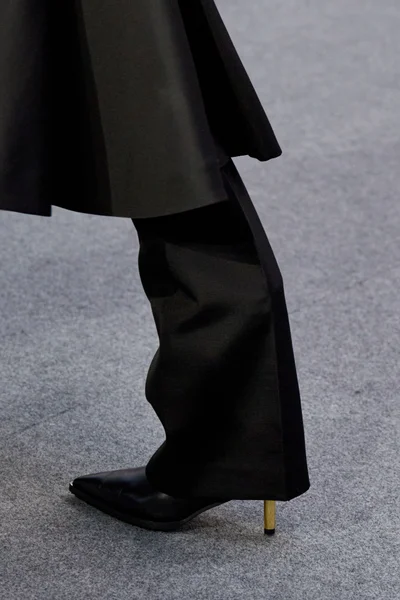 Look 13